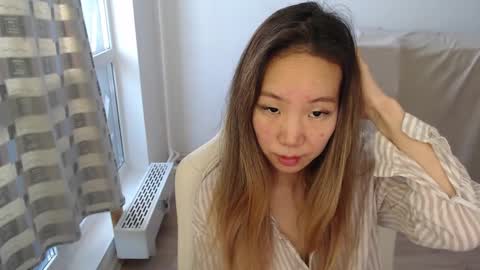 mira_g online show from February 4, 12:09 pm