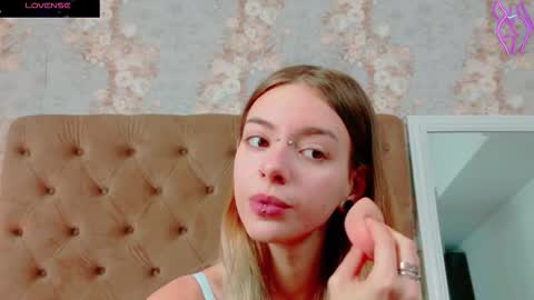 mira_lynxx online show from October 20, 4:28 am