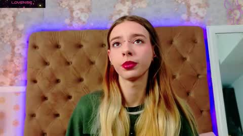 mira_lynxx online show from November 24, 5:06 am