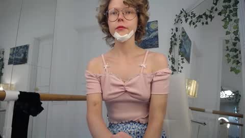 mira_marni online show from September 12, 11:01 am