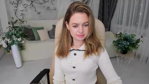 Emma online show from October 22, 8:10 pm