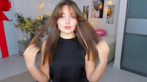 Emma online show from March 4, 10:27 pm