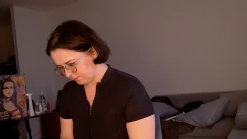 Meera online show from April 13, 1:04 pm