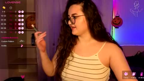 miraluccian online show from November 4, 9:05 pm