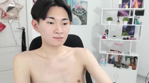 Snapshot of miram_yoo chatting on October 20, 4:06 am online show from October 20, 4:06 am