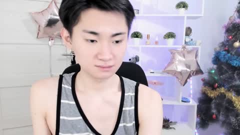 Snapshot of miram_yoo chatting on December 17, 7:15 pm online show from December 17, 7:15 pm