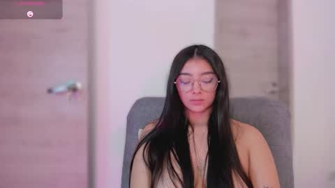 Snapshot of mirandajohnson_ chatting on October 15, 4:30 pm Miranda online show from October 15, 4:30 pm