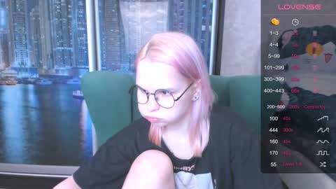 Snapshot of miray_kuriyama chatting on January 5, 6:02 pm Kira online show from January 5, 6:02 pm