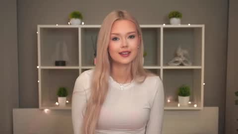 Elsa online show from October 28, 9:27 pm