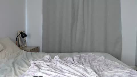 Snapshot of mishymoon chatting on October 7, 7:59 am Elora online show from October 7, 7:59 am