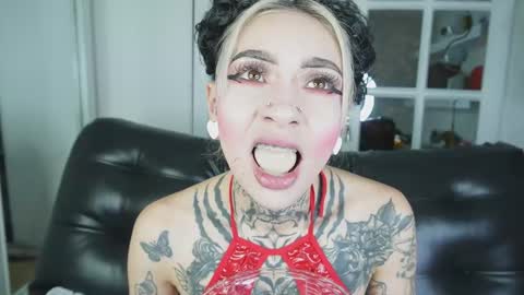 miss___angel online show from February 16, 11:08 am