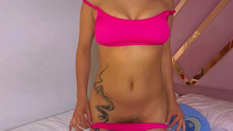 Snapshot of miss_ada_ chatting on October 11, 11:08 pm Ada online show from October 11, 11:08 pm