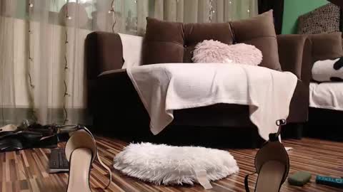 Snapshot of miss_antonia95 chatting on October 13, 6:37 am Antonia online show from October 13, 6:37 am