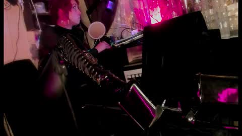 Snapshot of miss_asmodeus chatting on September 16, 7:17 pm missAsmodeus online show from September 16, 7:17 pm