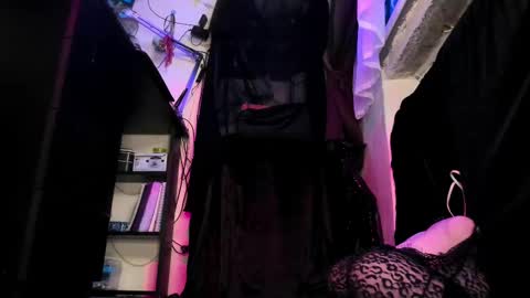 Snapshot of miss_asmodeus chatting on February 13, 9:17 pm missAsmodeus online show from February 13, 9:17 pm