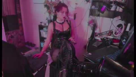 Snapshot of miss_asmodeus chatting on October 10, 9:41 pm missAsmodeus online show from October 10, 9:41 pm