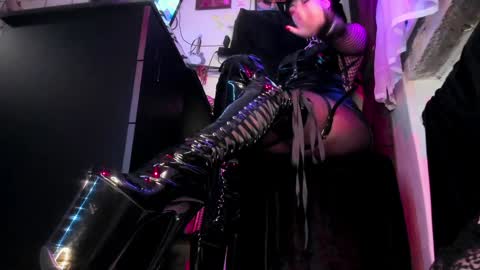 Snapshot of miss_asmodeus chatting on February 7, 7:17 pm missAsmodeus online show from February 7, 7:17 pm