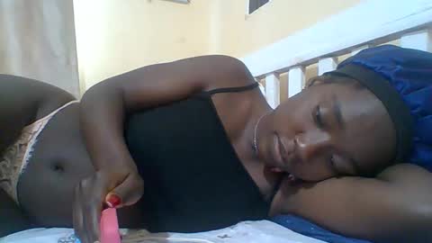 Snapshot of miss_atitude chatting on September 20, 4:37 am miss_atitude online show from September 20, 4:37 am