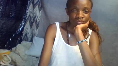 miss_belllo online show from February 3, 12:36 pm