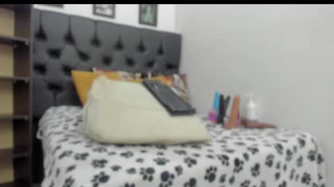 miss_big_ass21 online show from September 20, 12:46 am