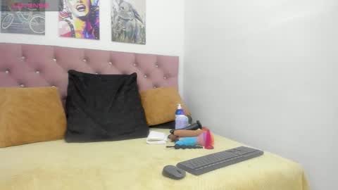 miss_big_ass21 online show from January 7, 12:26 am