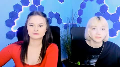 miss_courtney online show from April 7, 8:49 am