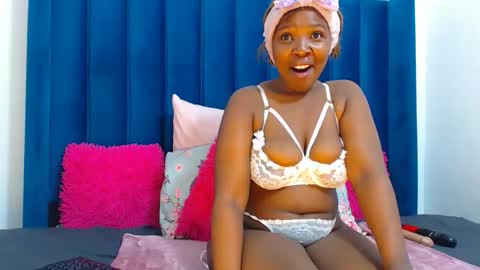 miss_cuteface online show from November 18, 4:59 am