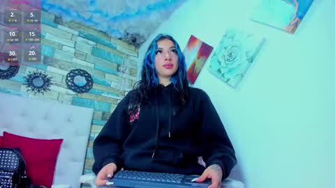 Snapshot of miss_evans_ chatting on October 7, 5:58 am miss_evans_ online show from October 7, 5:58 am