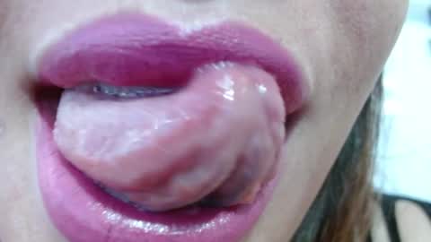 Miss Evoleth online show from April 9, 3:50 pm