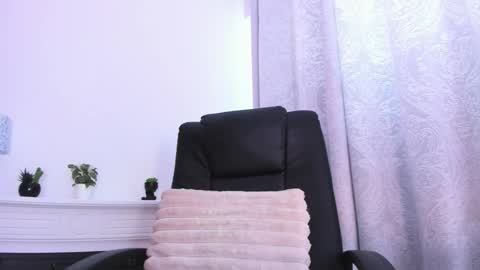 Snapshot of miss_jollie chatting on September 13, 9:45 am miss_jollie online show from September 13, 9:45 am