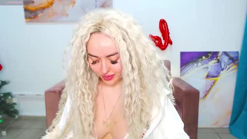 Snapshot of miss_kiten chatting on February 24, 1:24 am miss_kiten online show from February 24, 1:24 am