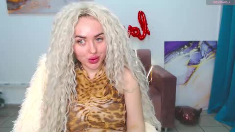 Snapshot of miss_kiten chatting on February 25, 10:53 pm miss_kiten online show from February 25, 10:53 pm