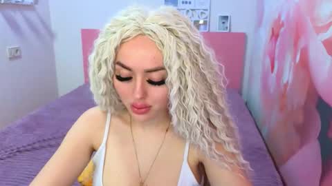 Snapshot of miss_kiten chatting on September 8, 6:51 pm miss_kiten online show from September 8, 6:51 pm