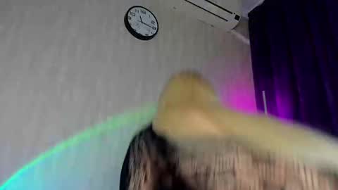 Snapshot of miss_kreez chatting on October 15, 8:15 am Sonya online show from October 15, 8:15 am
