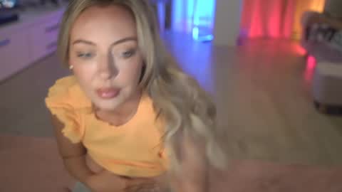 Maya online show from December 1, 6:54 pm