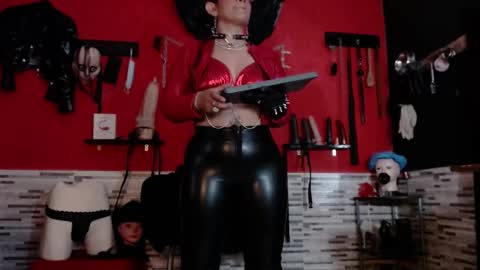 Snapshot of miss_mirandaa chatting on September 17, 5:22 am Mistress Miranda online show from September 17, 5:22 am