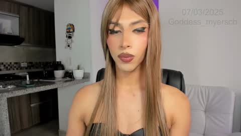Snapshot of miss_myers chatting on March 7, 12:34 pm Goddess Myers thumb up is important for me kisses online show from March 7, 12:34 pm