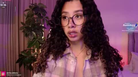 Snapshot of miss_sidney chatting on September 24, 1:07 pm Amy Olivera online show from September 24, 1:07 pm