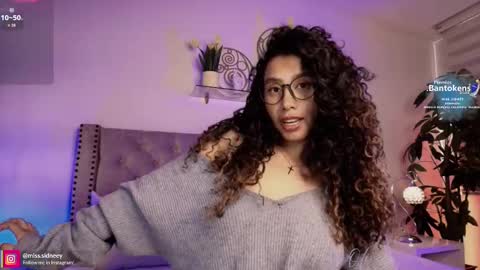 Snapshot of miss_sidney chatting on October 6, 1:07 pm Amy Olivera online show from October 6, 1:07 pm