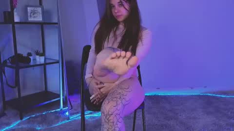 Snapshot of miss_spider chatting on February 25, 6:12 pm Spider girl Help me reach 10 likes online show from February 25, 6:12 pm