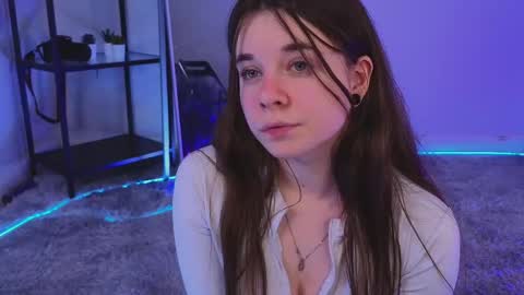 Snapshot of miss_spider chatting on February 26, 10:16 am Spider girl Help me reach 10 likes online show from February 26, 10:16 am