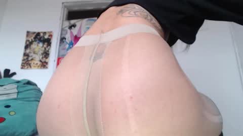 Snapshot of miss_spy chatting on October 1, 4:39 pm Kortana 2.0 dont forget thumbs up and follow me on twitter online show from October 1, 4:39 pm