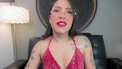 Snapshot of miss_vaiolette chatting on February 13, 11:06 am Vaiolette online show from February 13, 11:06 am