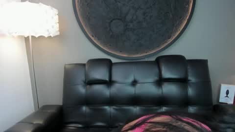Snapshot of miss_vaiolette chatting on February 20, 11:09 am Vaiolette online show from February 20, 11:09 am