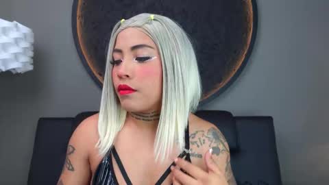 Snapshot of miss_vaiolette chatting on September 17, 11:02 am Vaiolette online show from September 17, 11:02 am