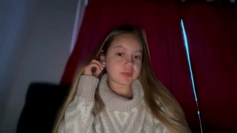 Ameliahs online show from March 27, 11:00 am