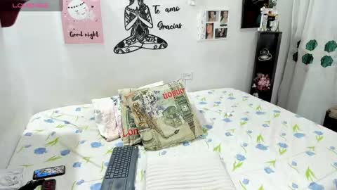 Snapshot of missbarbarahot_ chatting on February 25, 10:20 pm BARBARA follow me instagran missbarbieho online show from February 25, 10:20 pm