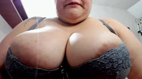Snapshot of missbarbarahot_ chatting on September 23, 5:19 pm BARBARA follow me instagran missbarbieho online show from September 23, 5:19 pm