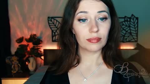 The divine Beverly online show from January 25, 9:57 pm