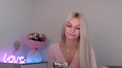 EMMA online show from December 23, 2:07 pm